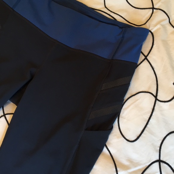 Lululemon Crop - Picture 2 of 4